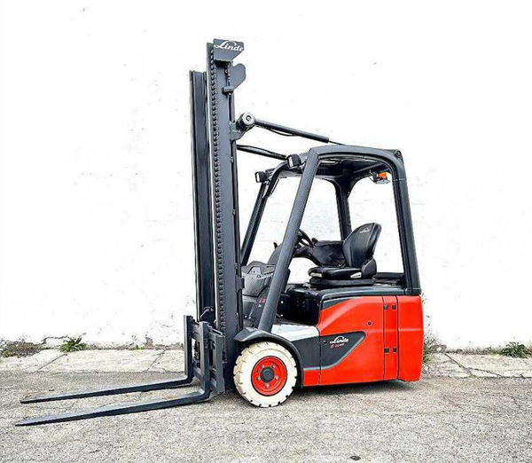xe-nang-dien-3-banh xe nâng Linde